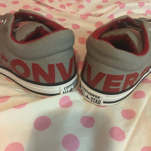 Converse sneakers NWOT - Picture 2 of 4